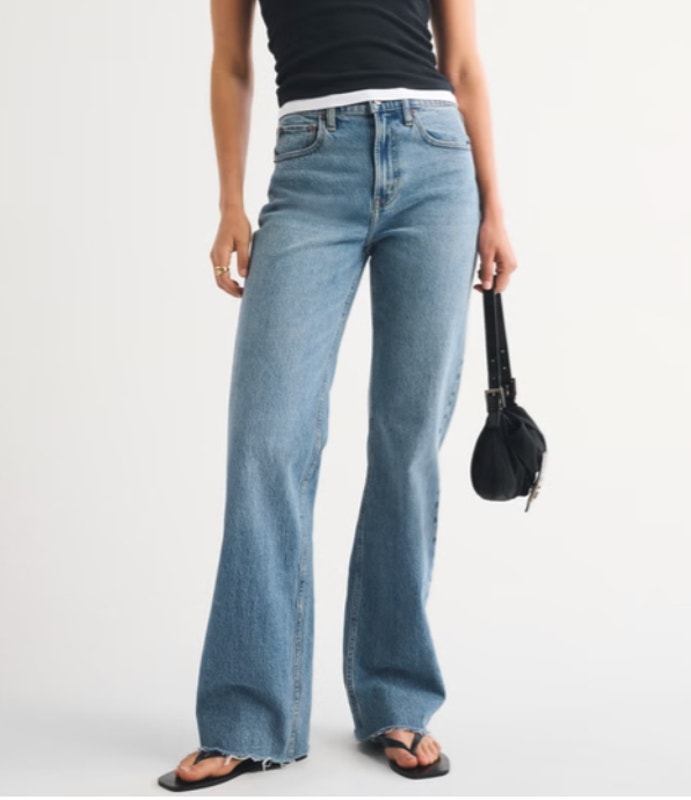 Abercrombie & Fitch Women's Curve Love 90s Relaxed High Rise Jeans 30 / 10r Blue